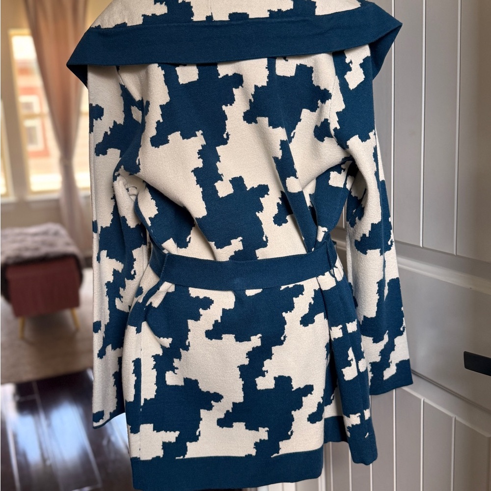 MarlaWynne Teal and Cream Houndstooth Belted Shawl Cardigan - Picture 6 of 12